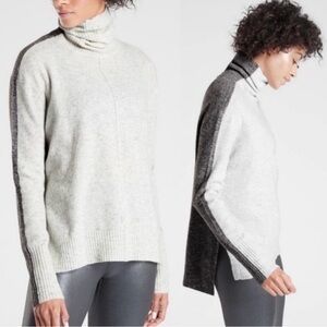 Athleta Women’s White/ Dark Gray XS Transit Colorblock Wool Turtleneck Sweater